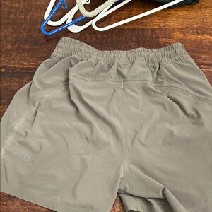 lululemon athletica Men's Tan/grey green XS Athletic Shorts